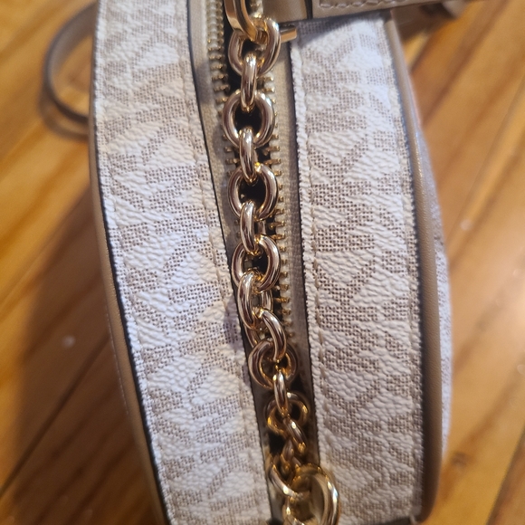 Micheal kors crossbody bag - Picture 6 of 6